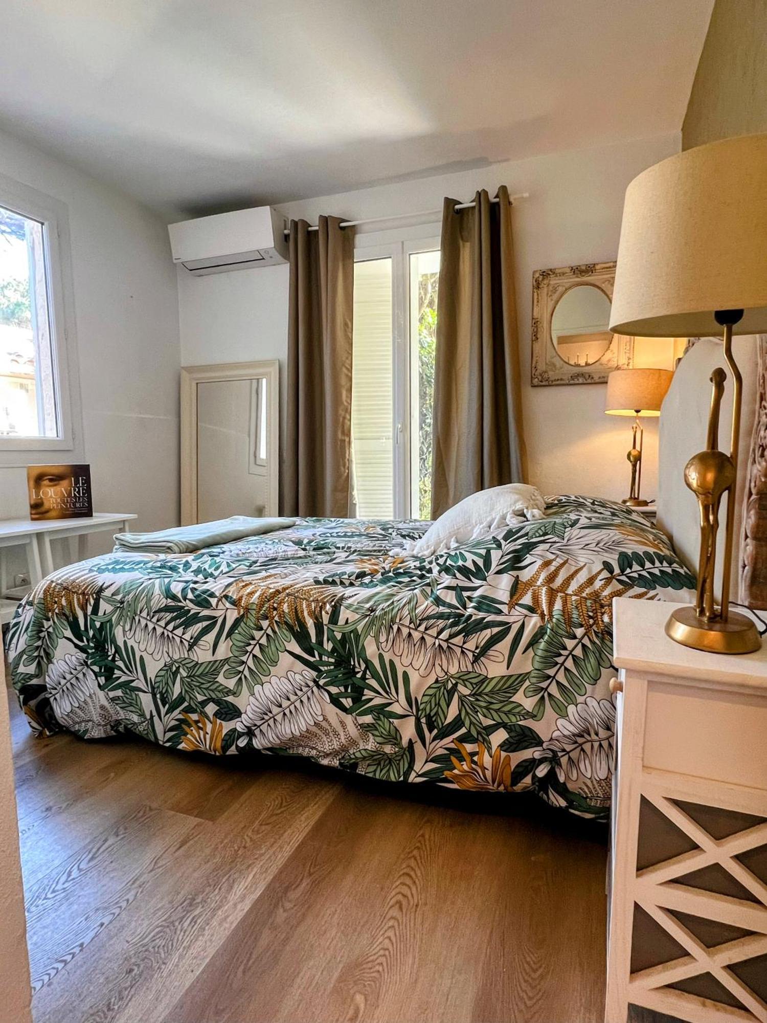 סן טרופז Superbe Appartement Avec Terrasse Jardin Et Parking Prive מראה חיצוני תמונה
