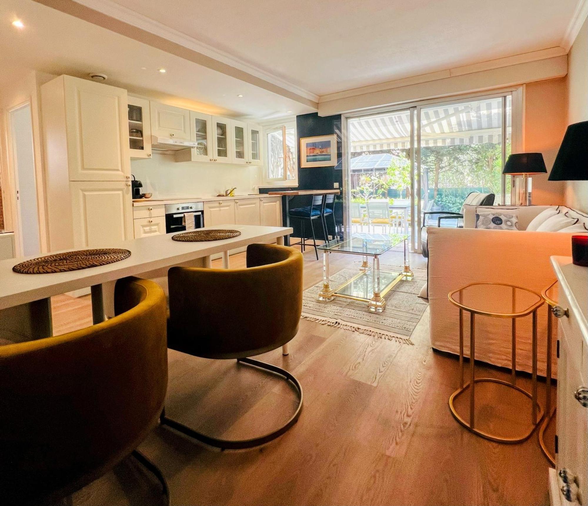 סן טרופז Superbe Appartement Avec Terrasse Jardin Et Parking Prive מראה חיצוני תמונה